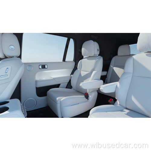 Li L8 Blue color 4 awd